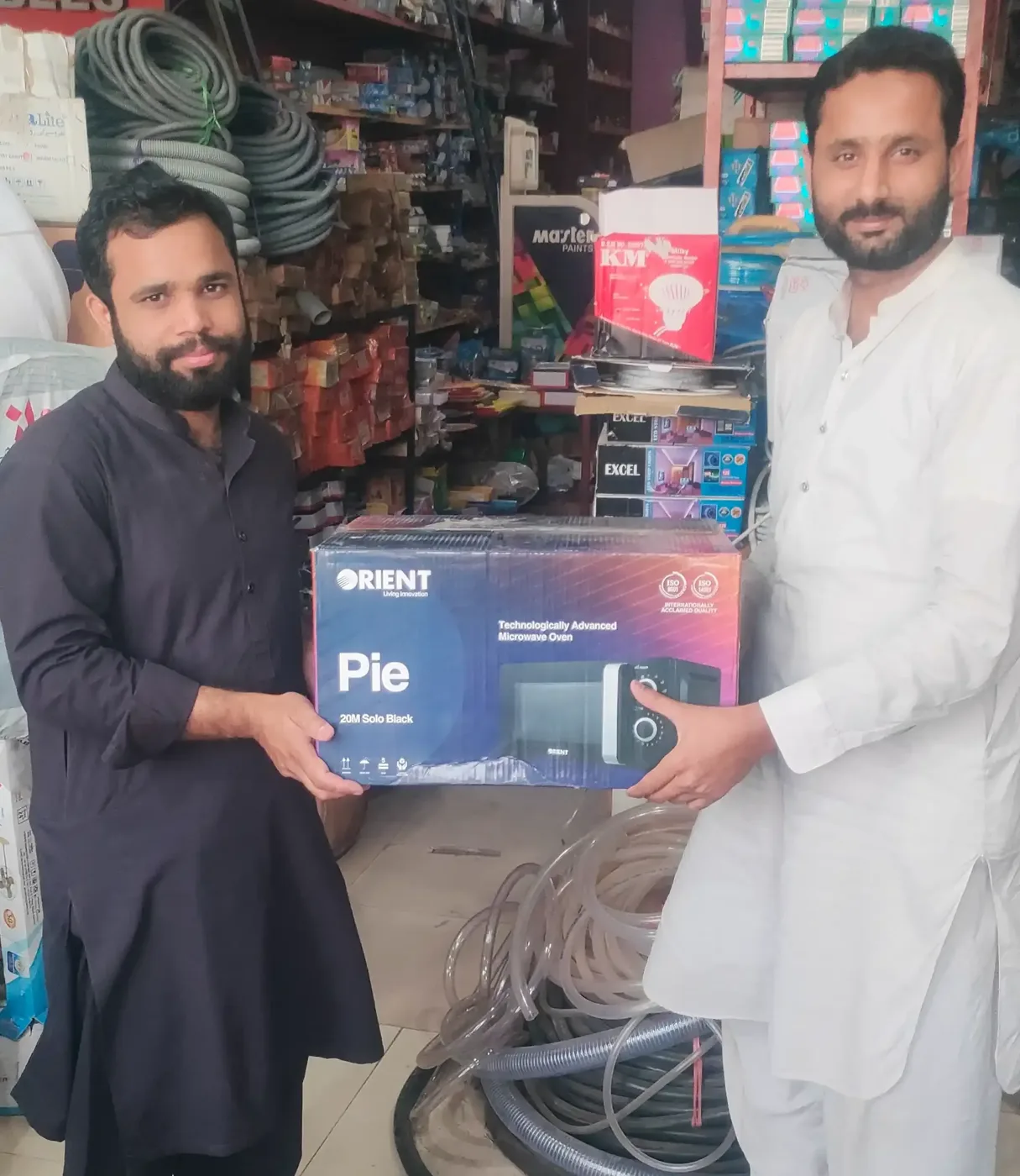 Another Orient microwave oven handed over as a customer prize at the counter